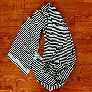 lululemon vinyasa scarf